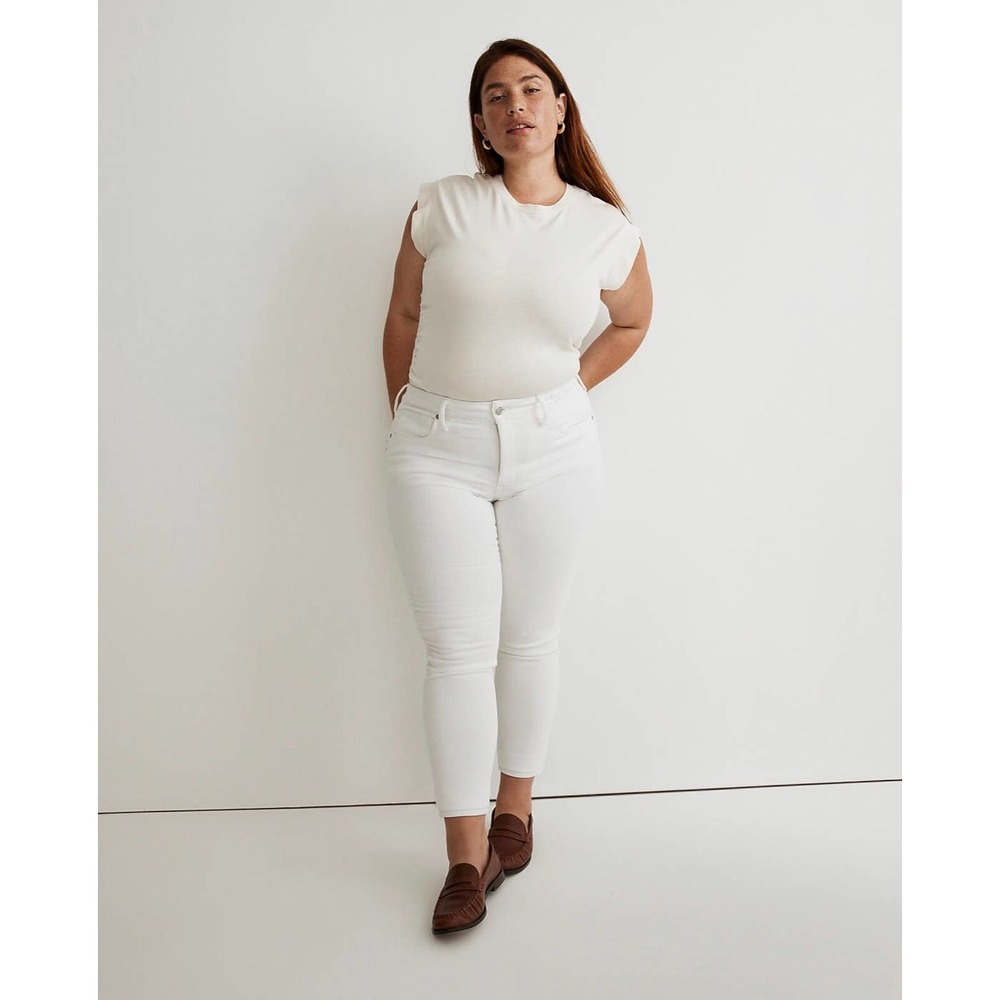 Madewell  9" Mid-rise skinny crop jeans. 20W